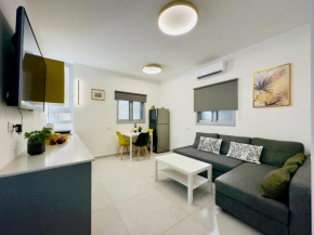 Amazing 2Rooms Apt in Bat Yam - Step by the beach